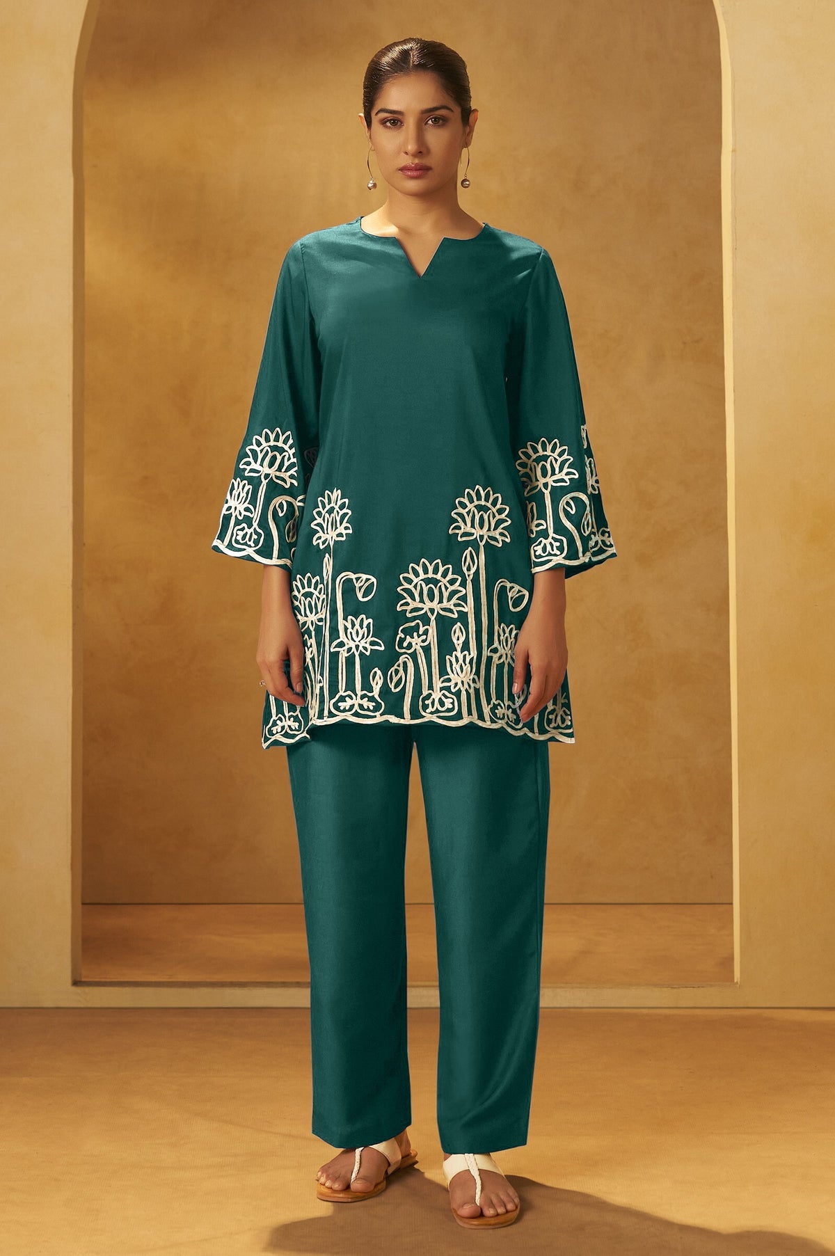 NIHARA Women Dark Green Embroidered Cotton Blend Straight Kurta Co-ord Set