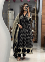NIHARA Black & Ivory Geometric Kurta Set